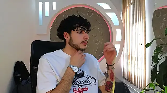 paroncho – webcam model profile photo Image 11