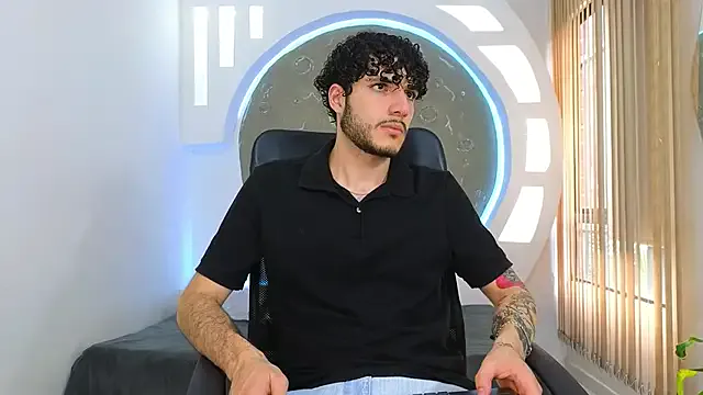 paroncho – webcam model profile photo Image 16