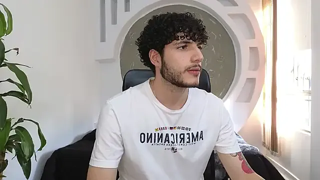 paroncho – webcam model profile photo Image 17