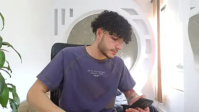 paroncho – webcam model profile photo Image 19