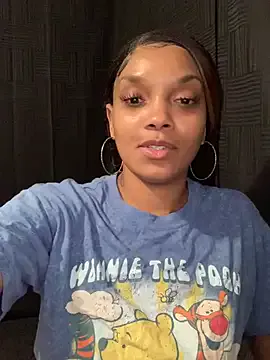 MiaBolson – webcam model profile photo Image 2