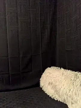 MiaBolson – webcam model profile photo Image 3