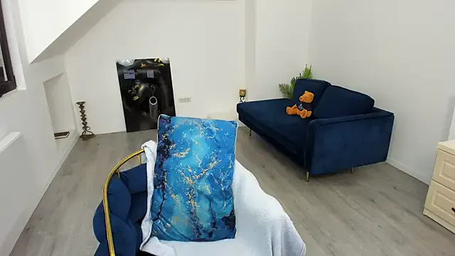 LolyMenson – webcam model profile photo Image 11