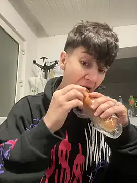 V-Hot-Sweti – webcam model profile photo Image 9