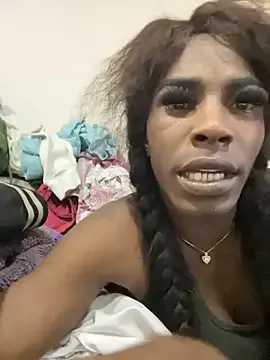 Yui-Ch – webcam model profile photo Image 9