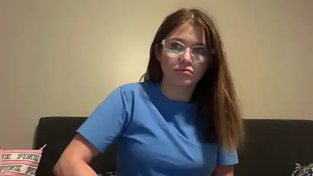 roouse – webcam model profile photo Image 10