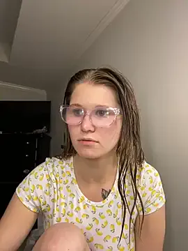 roouse – webcam model profile photo Image 12