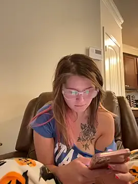 roouse – webcam model profile photo Image 15