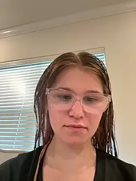 roouse – webcam model profile photo Image 18