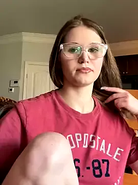 roouse – webcam model profile photo Image 2