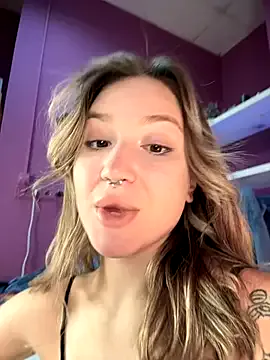 roouse – webcam model profile photo Image 11