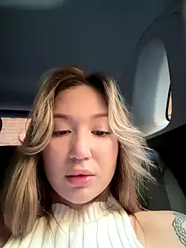 roouse – webcam model profile photo Image 6