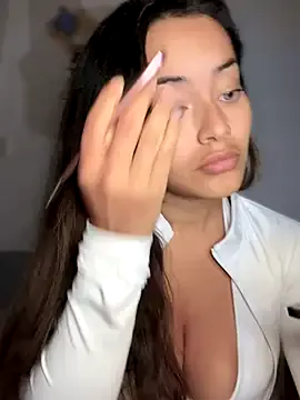 roouse – webcam model profile photo Image 8