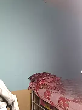 roouse – webcam model profile photo Image 17