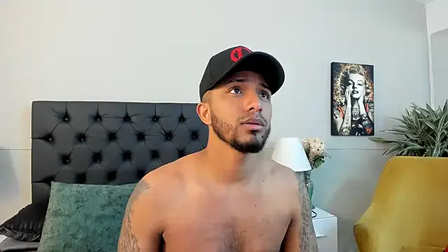 oxo_yuna_oxo – webcam model profile photo Image 10