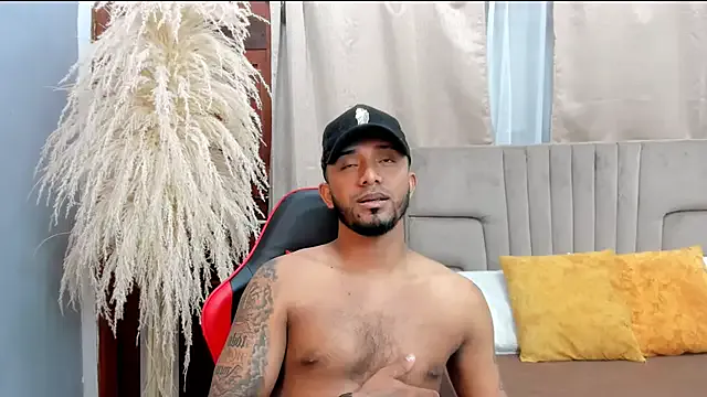 oxo_yuna_oxo – webcam model profile photo Image 12