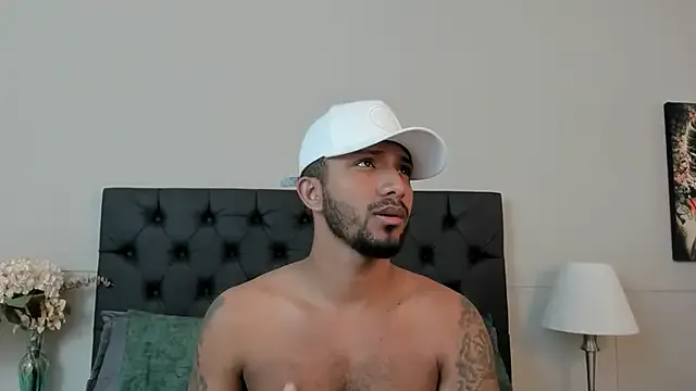 oxo_yuna_oxo – webcam model profile photo Image 16