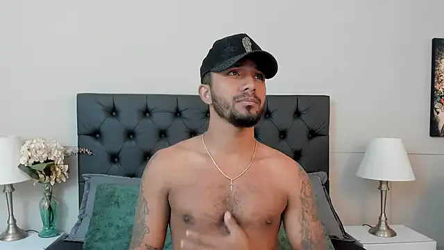 oxo_yuna_oxo – webcam model profile photo Image 17