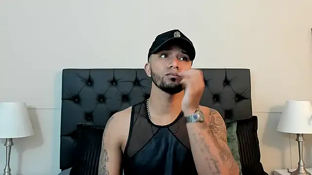 oxo_yuna_oxo – webcam model profile photo Image 5