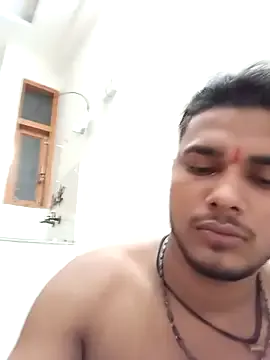 roouse – webcam model profile photo Image 12