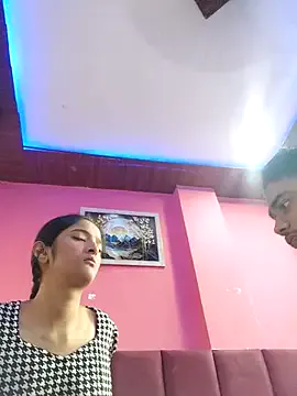 roouse – webcam model profile photo Image 3