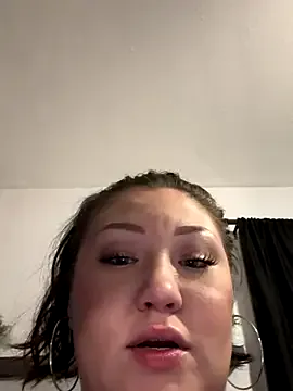 ElliaRussell – webcam model profile photo Image 2