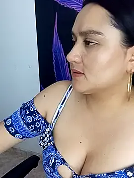 oxo_yuna_oxo – webcam model profile photo Image 11