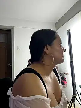 oxo_yuna_oxo – webcam model profile photo Image 17