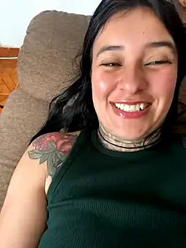 DeviNessa – webcam model profile photo Image 3