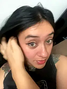 DeviNessa – webcam model profile photo Image 5