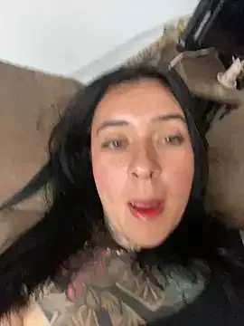 DeviNessa – webcam model profile photo Image 6