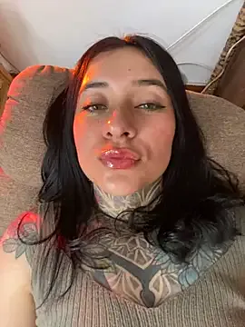 DeviNessa – webcam model profile photo Image 8