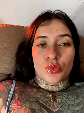 DeviNessa – webcam model profile photo Image 9