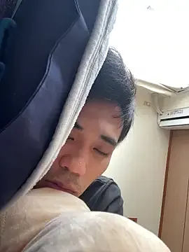 Yui-Ch – webcam model profile photo Image 3