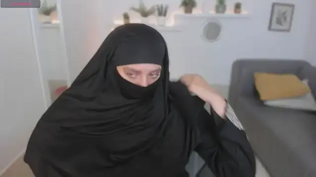 oxo_yuna_oxo – webcam model profile photo Image 12