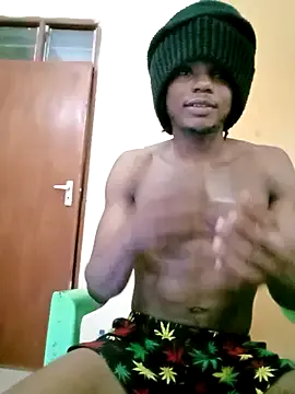 oxo_yuna_oxo – webcam model profile photo Image 3