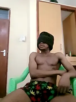 oxo_yuna_oxo – webcam model profile photo Image 5