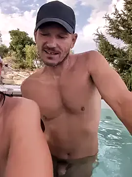 R-bonbon – webcam model profile photo Image 16