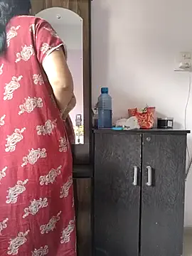 ZhiYue – webcam model profile photo Image 10