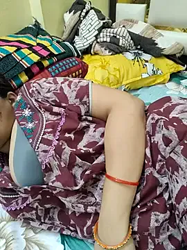 ZhiYue – webcam model profile photo Image 18