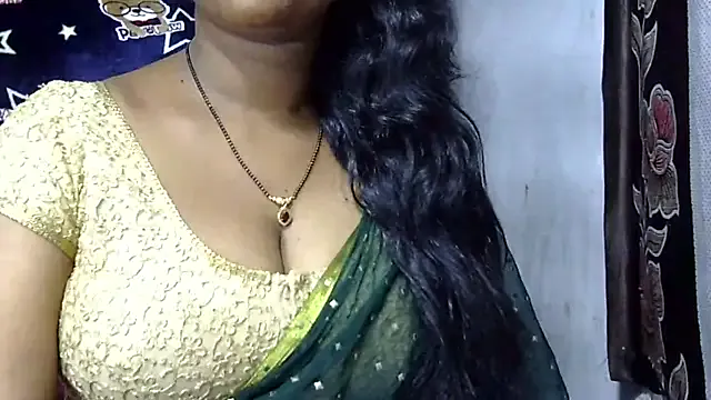 oxo_yuna_oxo – webcam model profile photo Image 6