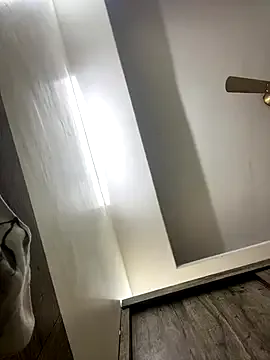 PumaShyXD – webcam model profile photo Image 2