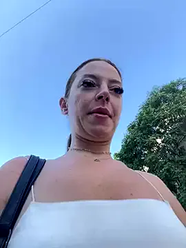 oxo_yuna_oxo – webcam model profile photo Image 7