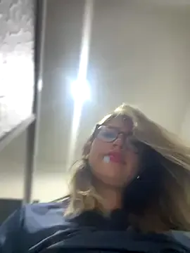 Queen_sofiyaa – webcam model profile photo Image 9