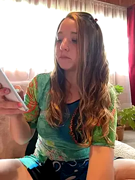 AlineFisher – webcam model profile photo Image 17