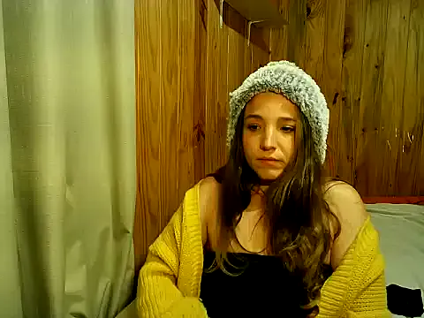 AlineFisher – webcam model profile photo Image 2