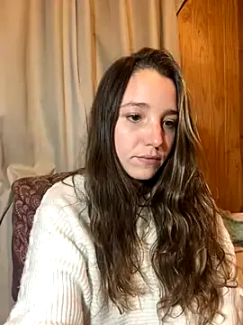 AlineFisher – webcam model profile photo Image 5