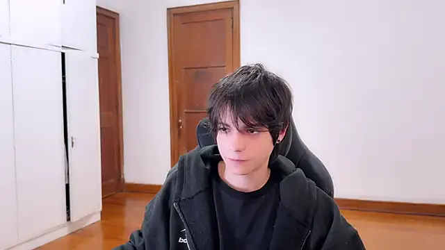 paroncho – webcam model profile photo Image 18