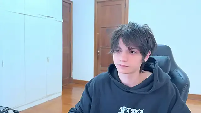 paroncho – webcam model profile photo Image 19