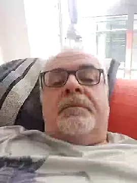 PumaShyXD – webcam model profile photo Image 2